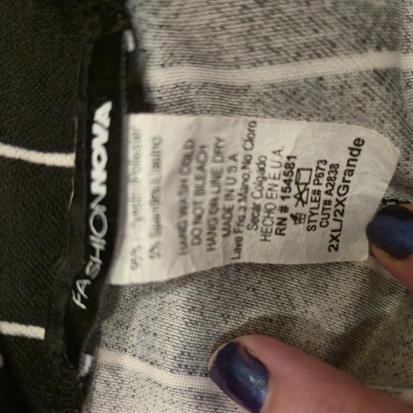 Fashion Nova Striped Pants with Bow Tie - Size 2XL - Picture 4 of 4